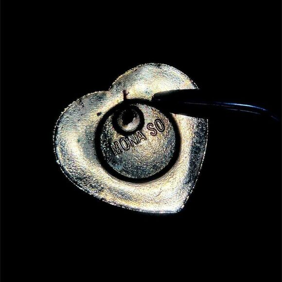 Black Dot Heart Earrings - Picture 5 of 6